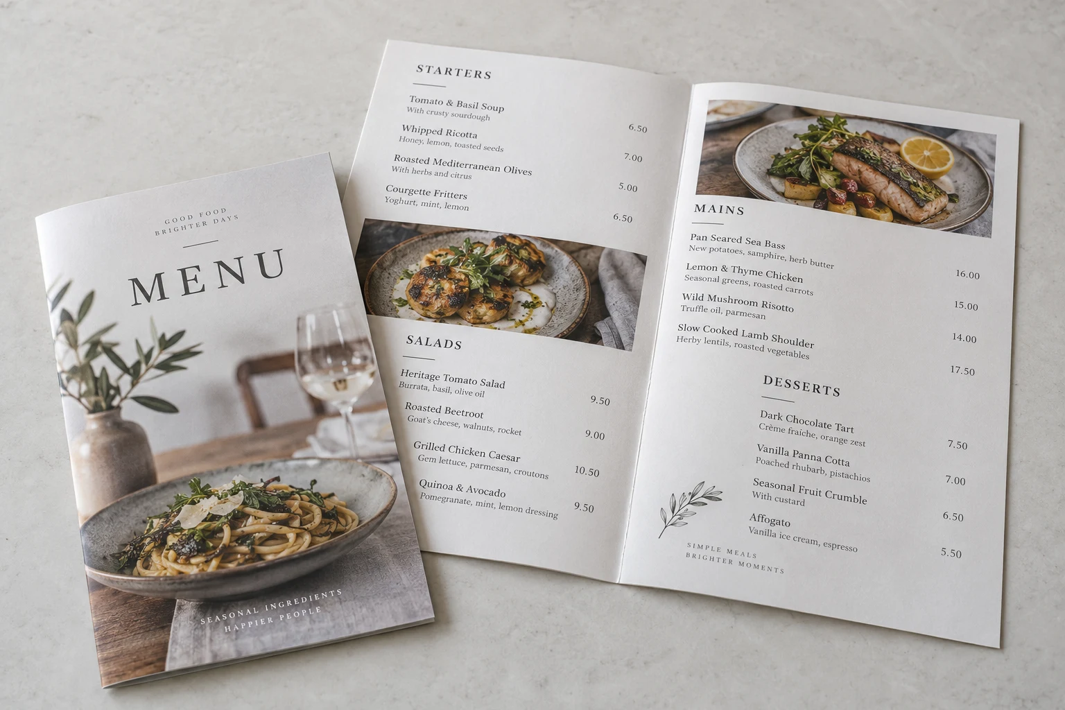 Open en gesloten A4-folder met een restaurantmenu