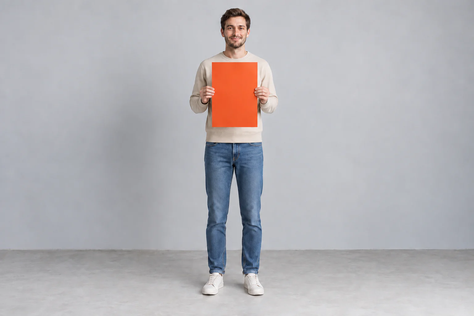 Formaatindicatie: een persoon met een A3 poster van 29,7 × 42 cm